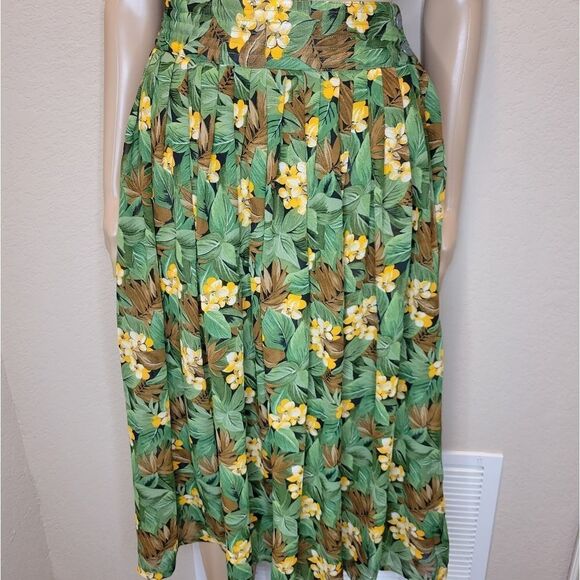 Vintage Pauline Paris fully Pleated all-over floral print midi skirt. - Picture 11 of 14